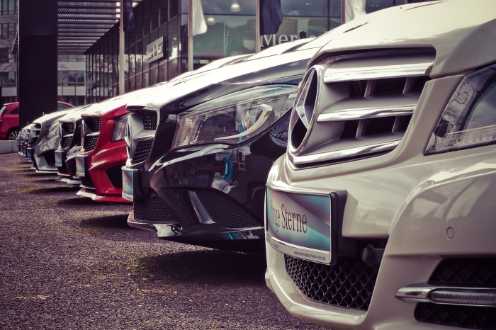 mercedes-benz-parked-in-a-row
